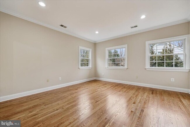 Building Photo - 4902 De Russey Pkwy