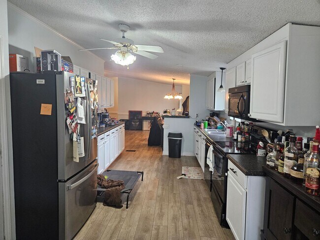 Building Photo - 3 Bedroom, 2 bath home located in Sneads Ferry