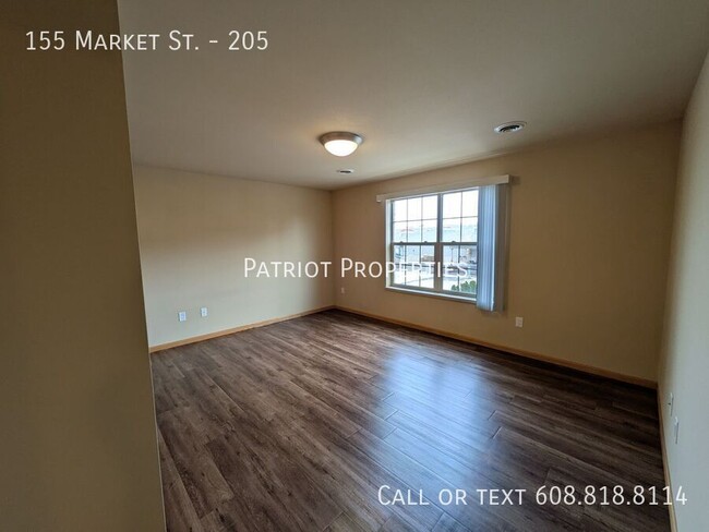Building Photo - 155 Market St
