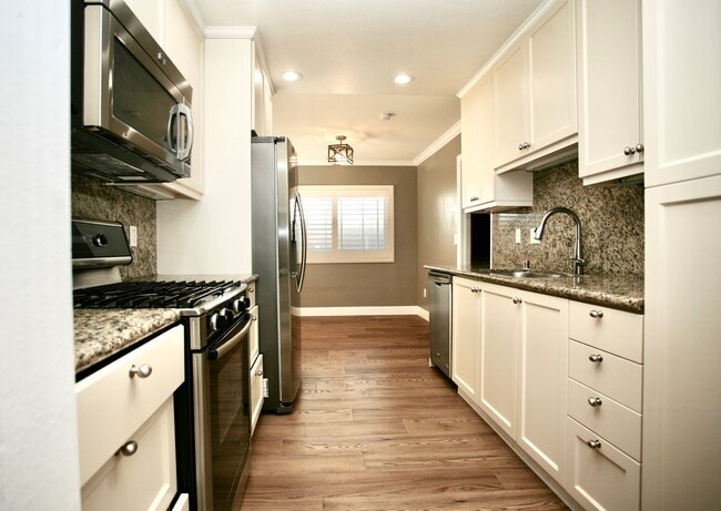 Building Photo - 3br 2ba in a Great Family Neighborhood