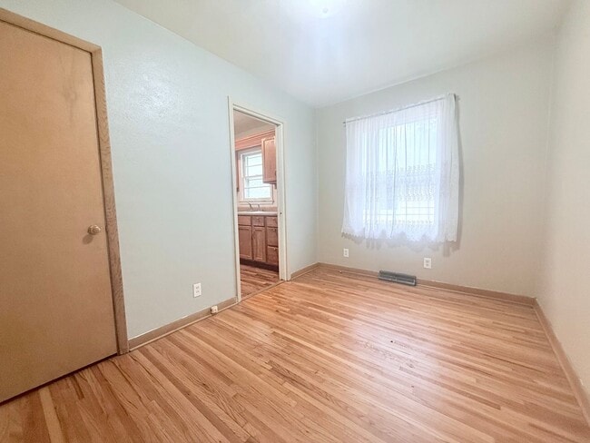 Building Photo - 1205 Dorothy Dr