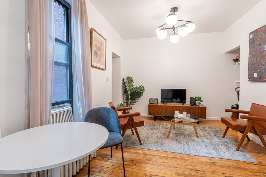 Building Photo - 136 E 57th St