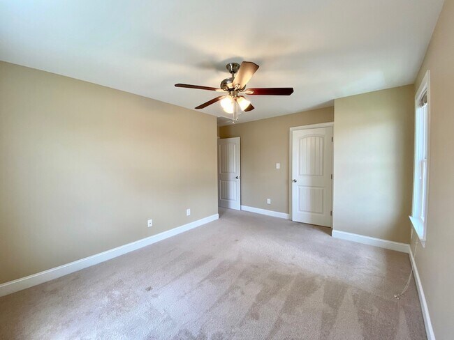 Building Photo - 2024 Jersey Ave