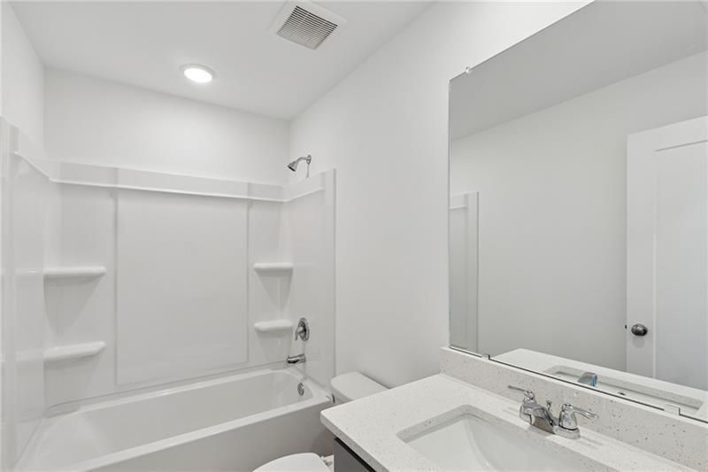 Building Photo - 183 Redbud Rd