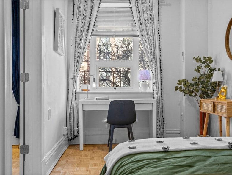 Building Photo - 182 Commonwealth Ave