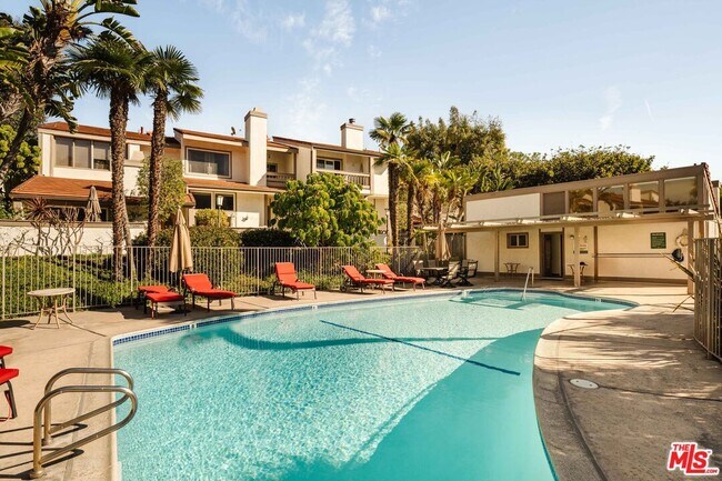 Building Photo - 17158 Palisades Cir
