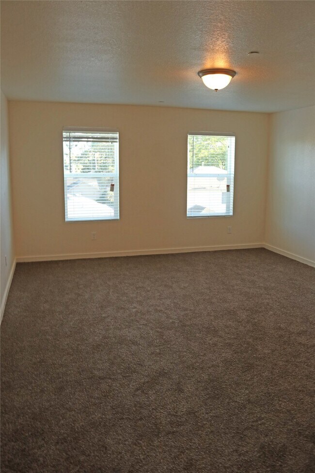 Building Photo - 10535 Mills Rd