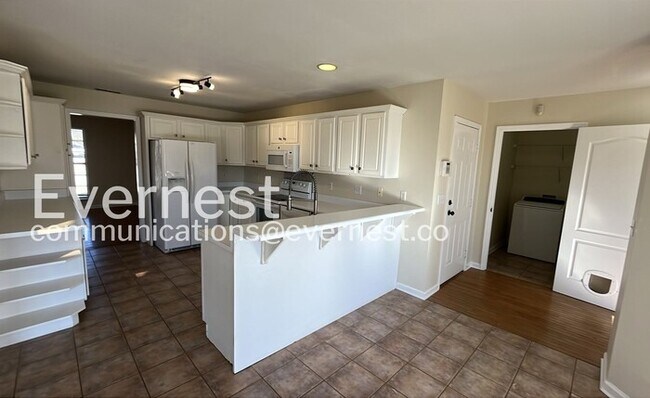 Building Photo - 14 Fawn Ln