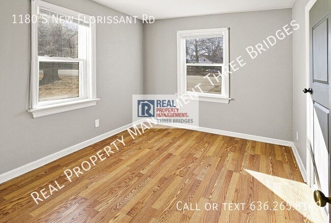 Building Photo - 1180 S New Florissant Rd