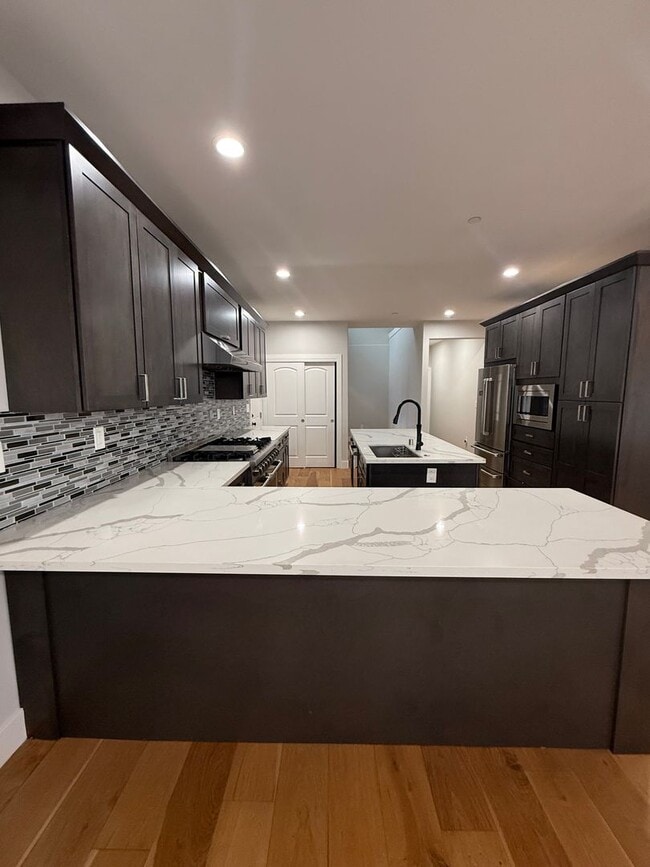 Building Photo - Newer Construction 2,500 Square Foot 3 Bedroom 2.5 Bathroom Fountaingrove House