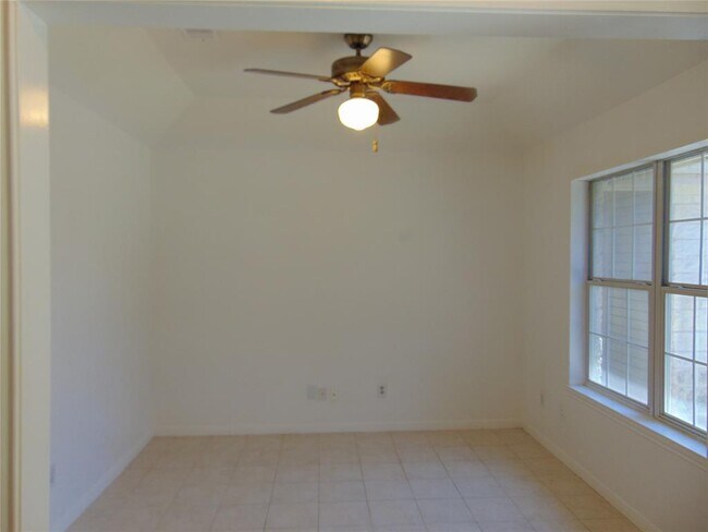 Building Photo - 805 Barton Creek Dr