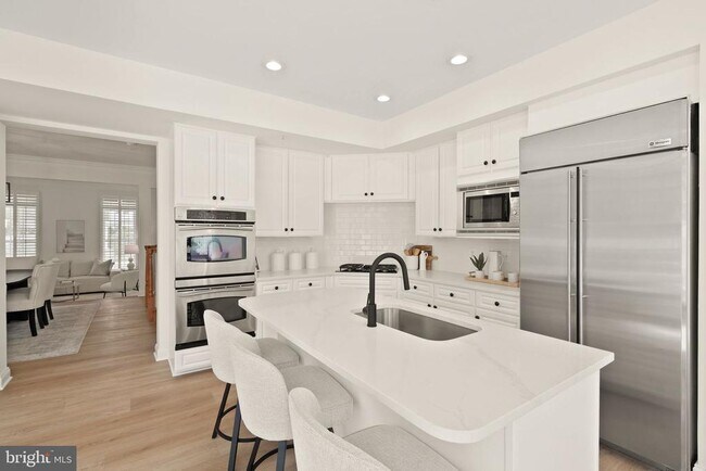 Building Photo - 42465 Regal Wood Dr