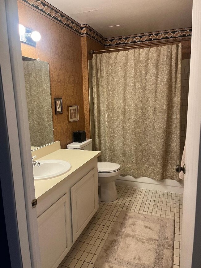 Building Photo - 30475 W 14 Mile Rd