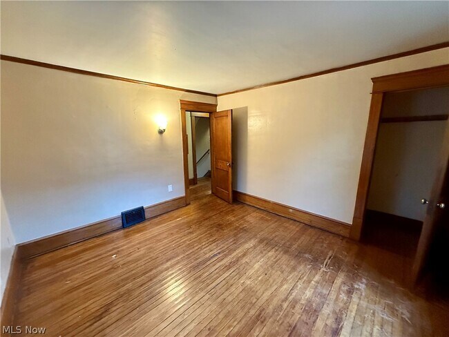 Building Photo - 707 Hazel St