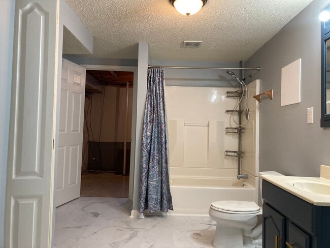 Building Photo - 1209 Williamsburg Dr