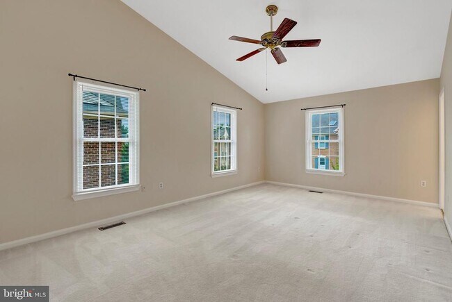 Building Photo - 5964 Norham Dr