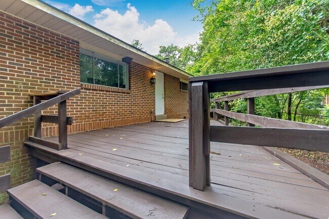 Building Photo - 3105 Pelzer Ave