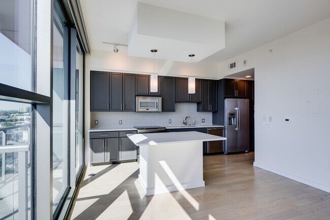 Building Photo - Beautiful 15th floor condo at TwelveTwelve