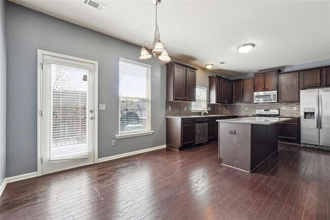 Building Photo - 6331 Salinger Ct