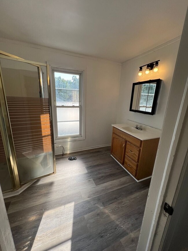 Building Photo - 3 bed /2 bath single family rental home fo...
