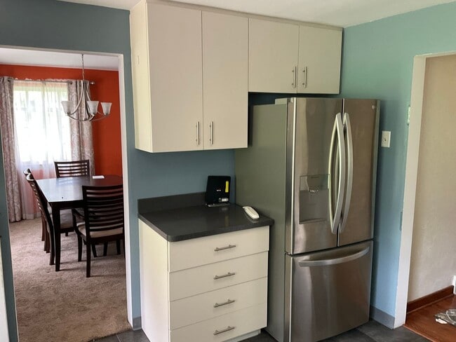 Building Photo - 3 Bedroom - Peaceful Living Just Minutes f...