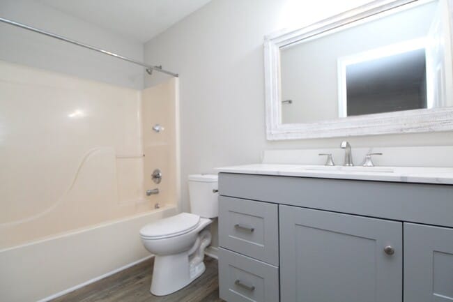 Building Photo - Charming Newly Renovated 3-Bedroom, 2-Bath...