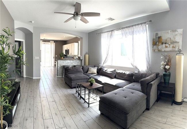 Building Photo - 8061 Palace Monaco Ave