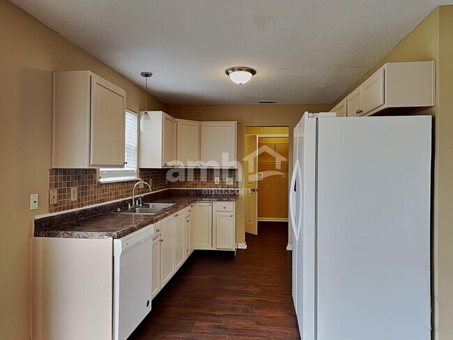 Building Photo - 17378 Austrian Pine Way