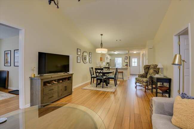 Building Photo - 147 Portofino Ln SW