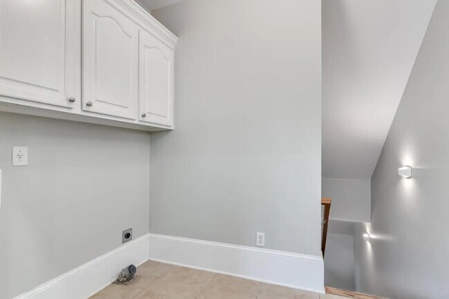 Building Photo - Beautiful home in Lake Carolina Harborside with Fully Equipped Private Apartment