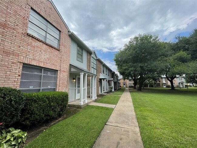 Building Photo - 4079 Young St