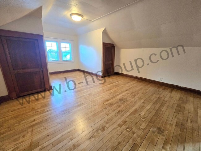 Building Photo - 4808 25th Ave