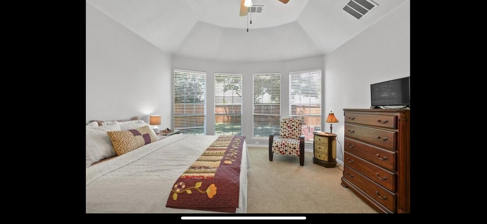 Building Photo - 961 Noble Ave