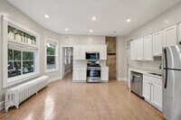 Building Photo - 515 W 25th St
