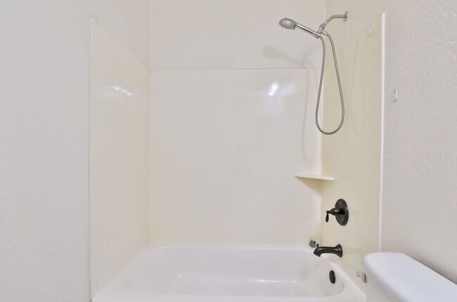 Building Photo - 3 bed/2.5 bath Condo in Gilbert’s Lofts in...
