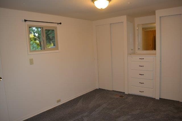 Building Photo - Sweet in-town mobile, very cute 1 bedroom