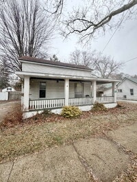 Building Photo - 3 Bedroom - 1 Bath Home WITH PROMO: ONE MONTH FREE!