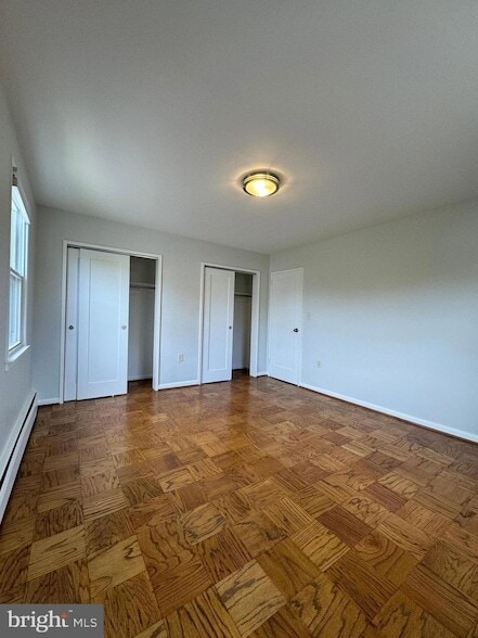 Building Photo - 945 N Barton St