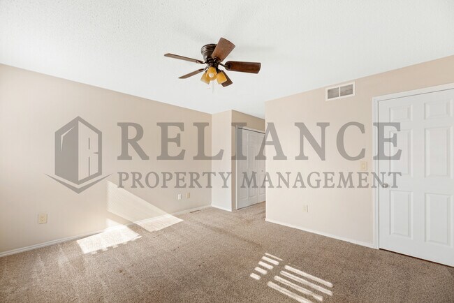 Building Photo - 1417 S Goebel Cir