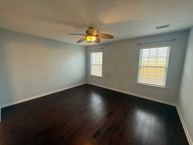 Building Photo - 139 Fox Haven Dr