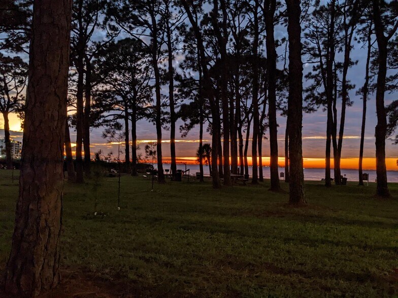 Building Photo - 2700 Bayshore Blvd