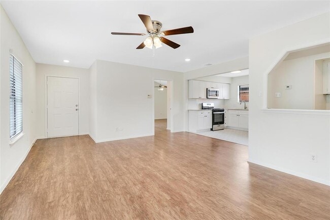 Building Photo - 5729 Pinon Vista Dr