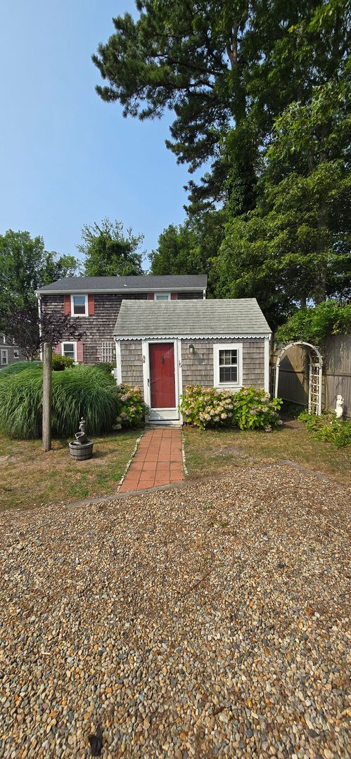 Building Photo - Cottage style studio unit for one adult only.