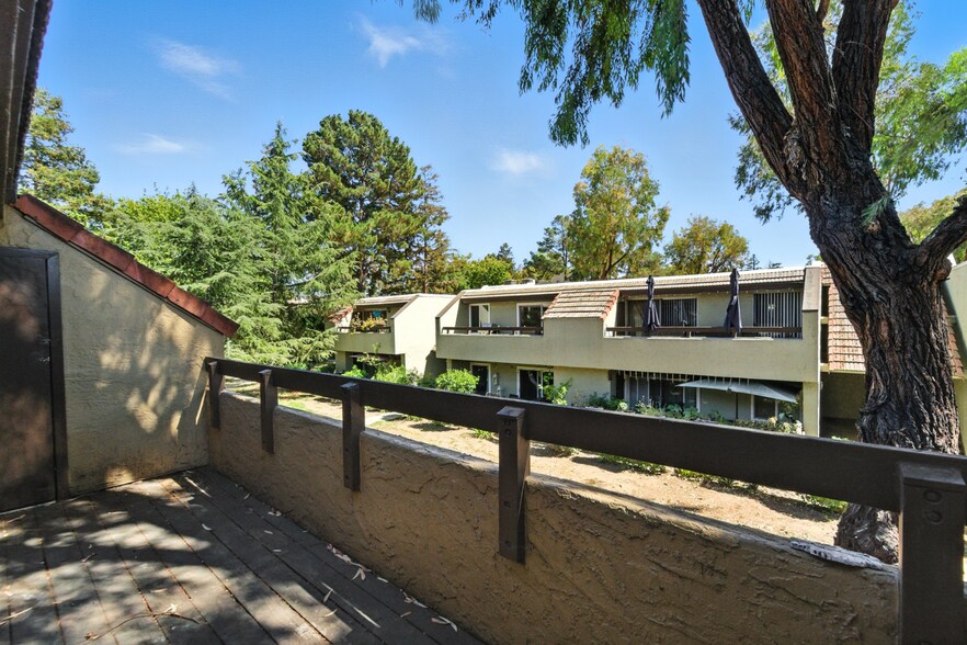 Building Photo - 303 Tradewinds Dr