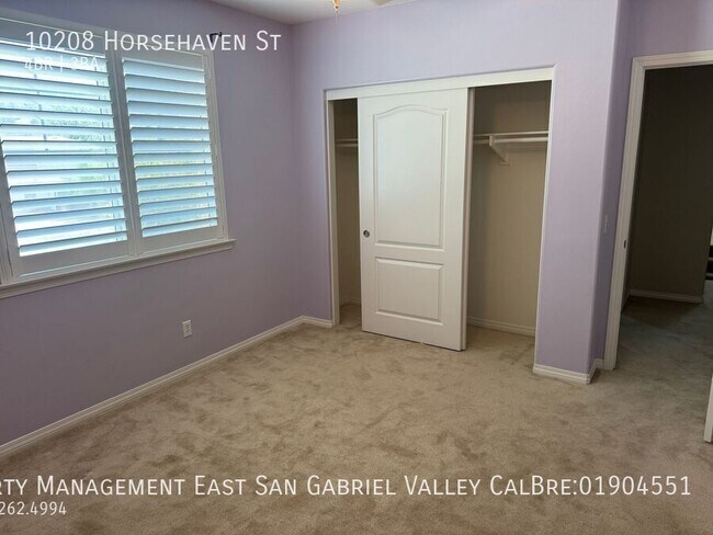 Building Photo - 10208 Horse Haven St