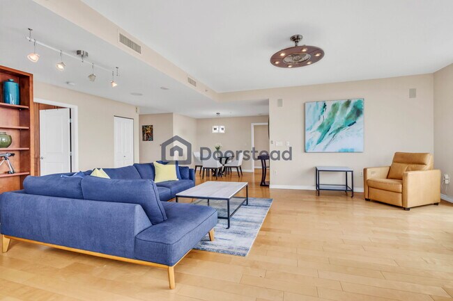 Building Photo - 475 Redwood St