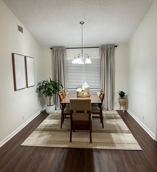 Dining Room - 112 Woodvalley Dr
