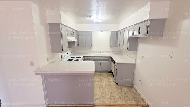Building Photo - 2425 Westholme Blvd