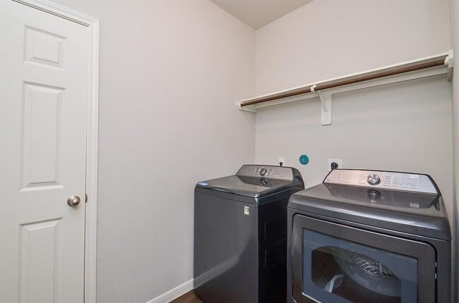 Building Photo - 24430 Vittorio Wood Ln