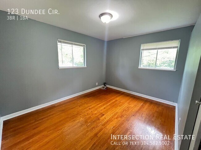 Building Photo - 123 Dundee Cir